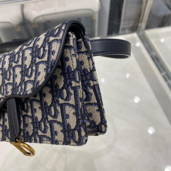 SADDLE BELT POUCH