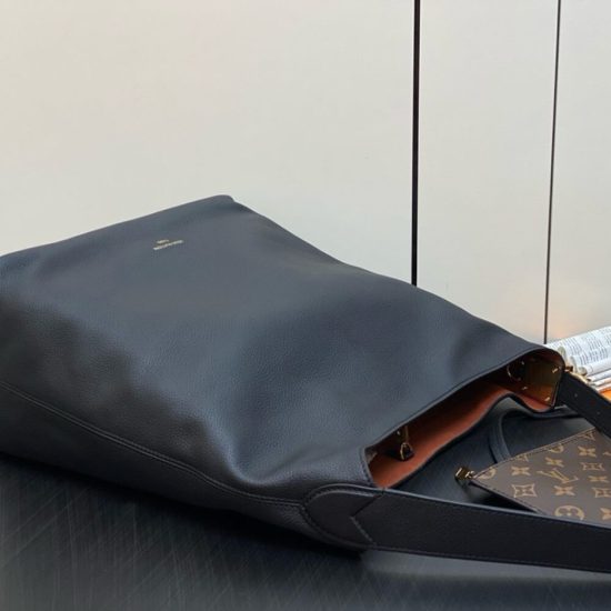 LV Low Key Hobo MM LV Low Key Hobo MM