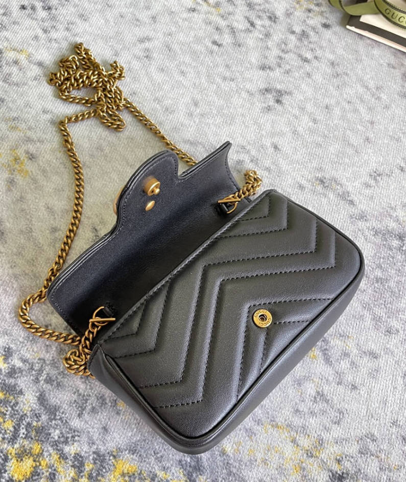 GG Marmont matelasse leather super mini bag