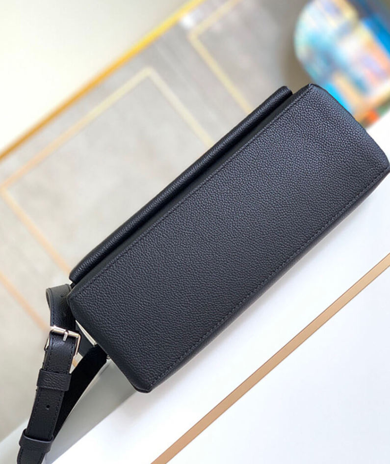 Louis Vuitton MYLOCKME