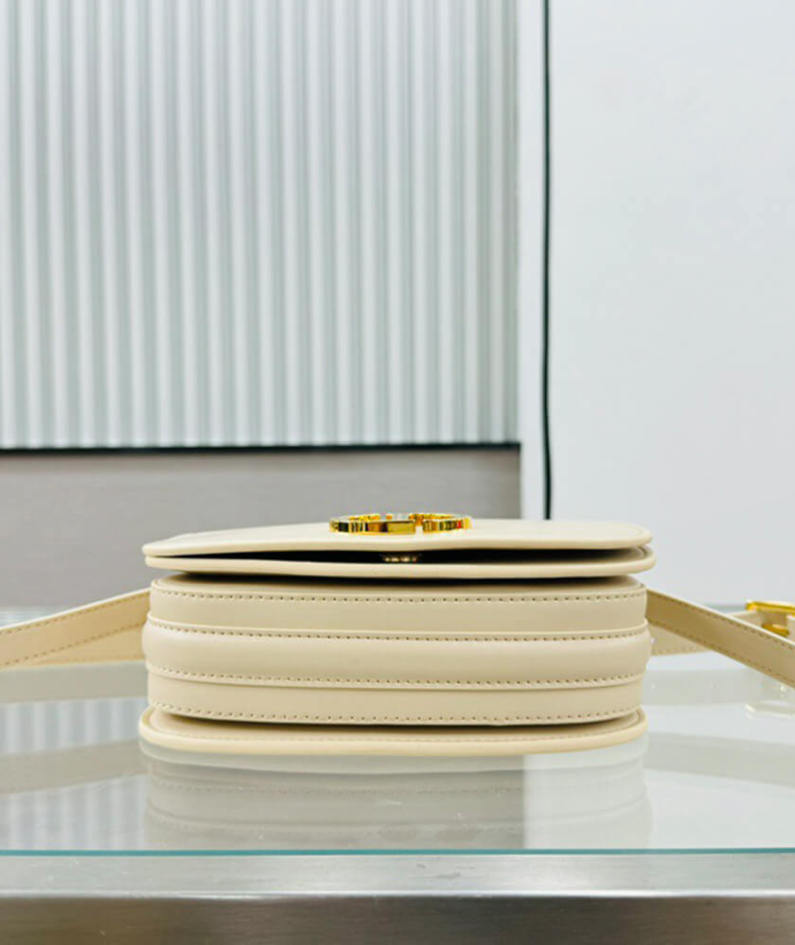 Medium 30 Montaigne Avenue Top Handle Bag