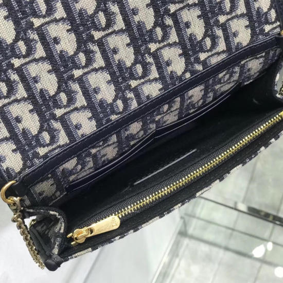 2-IN-1 30 MONTAIGNE POUCH