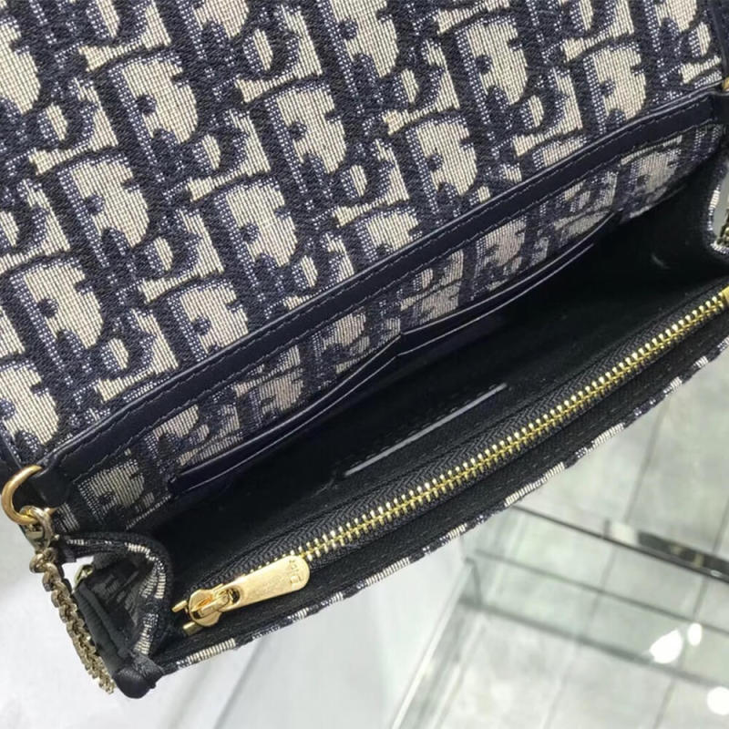 2-IN-1 30 MONTAIGNE POUCH