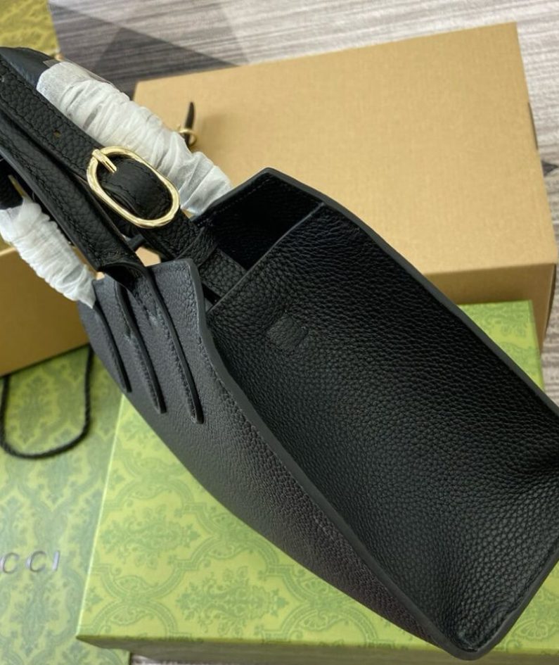 GUCCI DIANA MEDIUM SHOULDER BAG