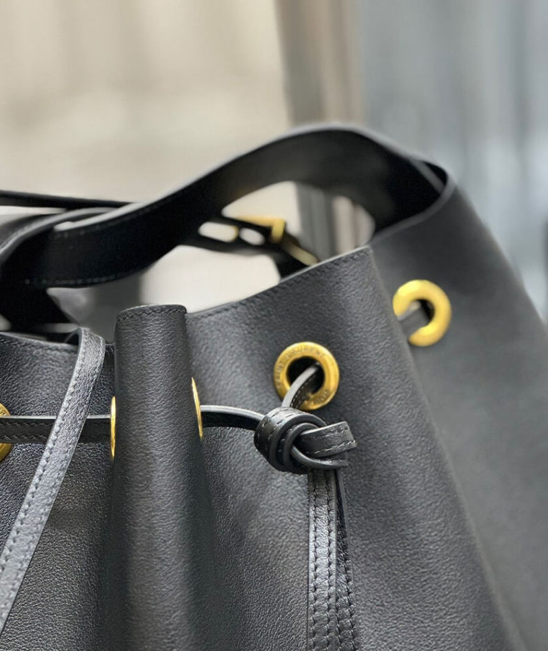 PARIS VII LARGE FLAT HOBO BAG IN SMOOTH LEATHER