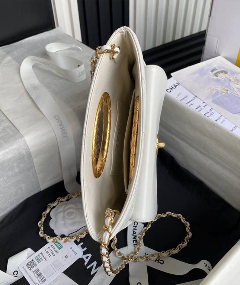CHANEL Clutch