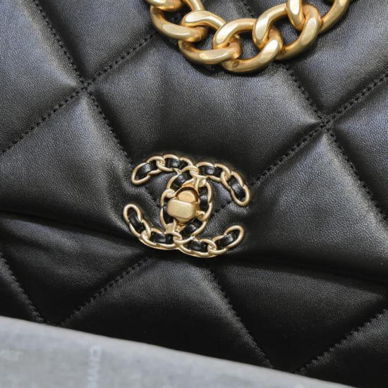 CHANEL 19 MAXI HANDBAG CHANEL 19 MAXI HANDBAG