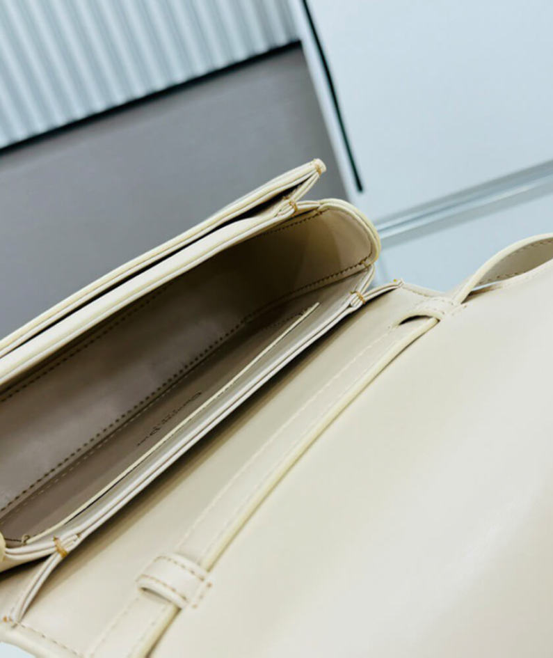 Medium 30 Montaigne Avenue Top Handle Bag