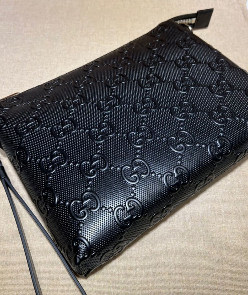GG embossed medium messenger bag