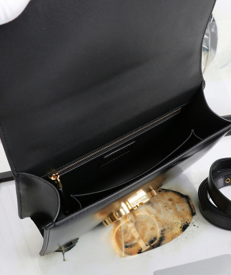 30 MONTAIGNE BAG
