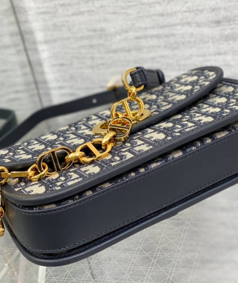 30 MONTAIGNE AVENUE BAG