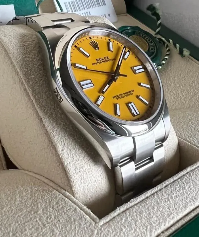 OYSTER PERPETUAL 124300 Series（Yellow）