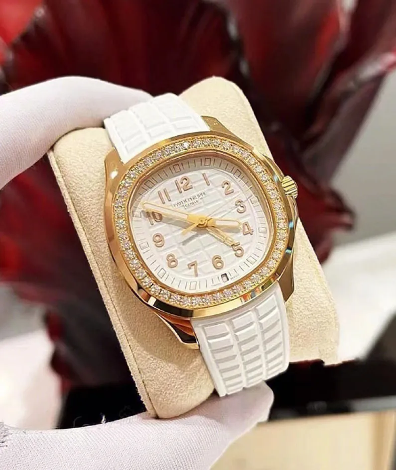 5269/200R-001-Patek Philippe AQUANAUT-women
