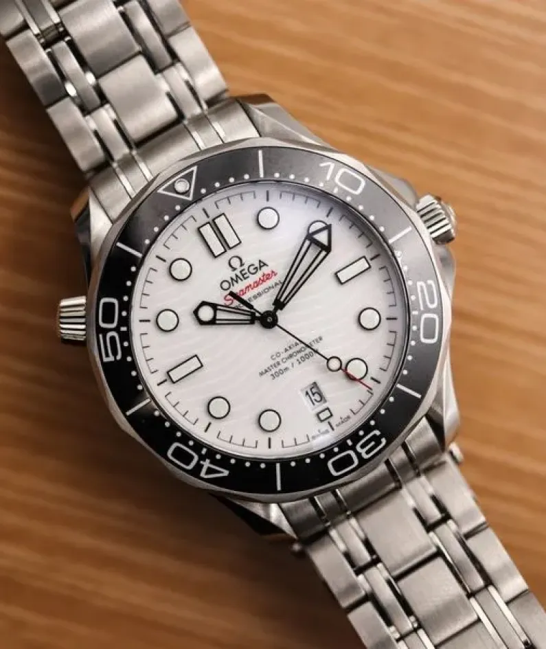 DIVER 300M CO‑AXIAL MASTER CHRONOMETER 42 MM-210.30.42.20.04.001