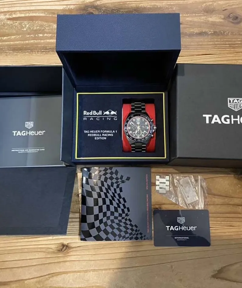 TAG HEUER FORMULA 1 X RED BULL RACING Quartz Chronograph - Diameter 43 mm CAZ101AL.BA0842