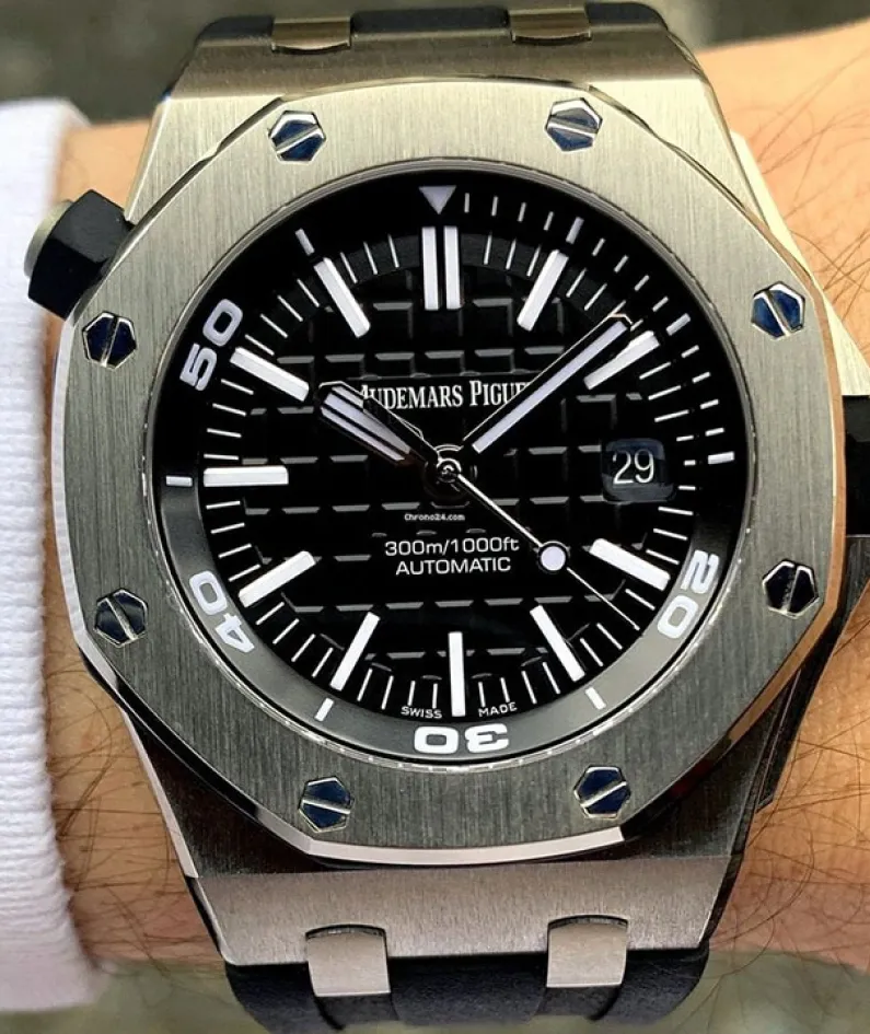 ROYAL OAK OFFSHORE DIVER Ref. 15710ST.OO.A002CA.01