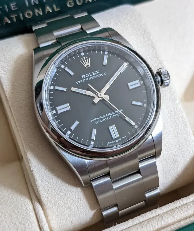 OYSTER PERPETUAL 124300 Series（Black dial）