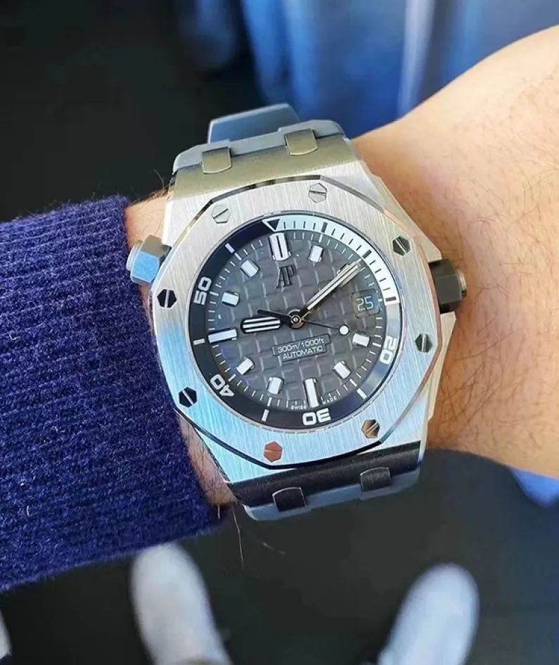 ROYAL OAK OFFSHORE DIVER Ref. 15720ST.OO.A009CA.01