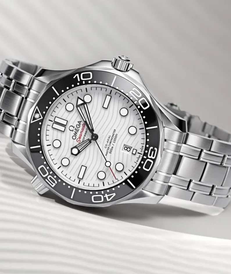 DIVER 300M CO‑AXIAL MASTER CHRONOMETER 42 MM-210.30.42.20.04.001