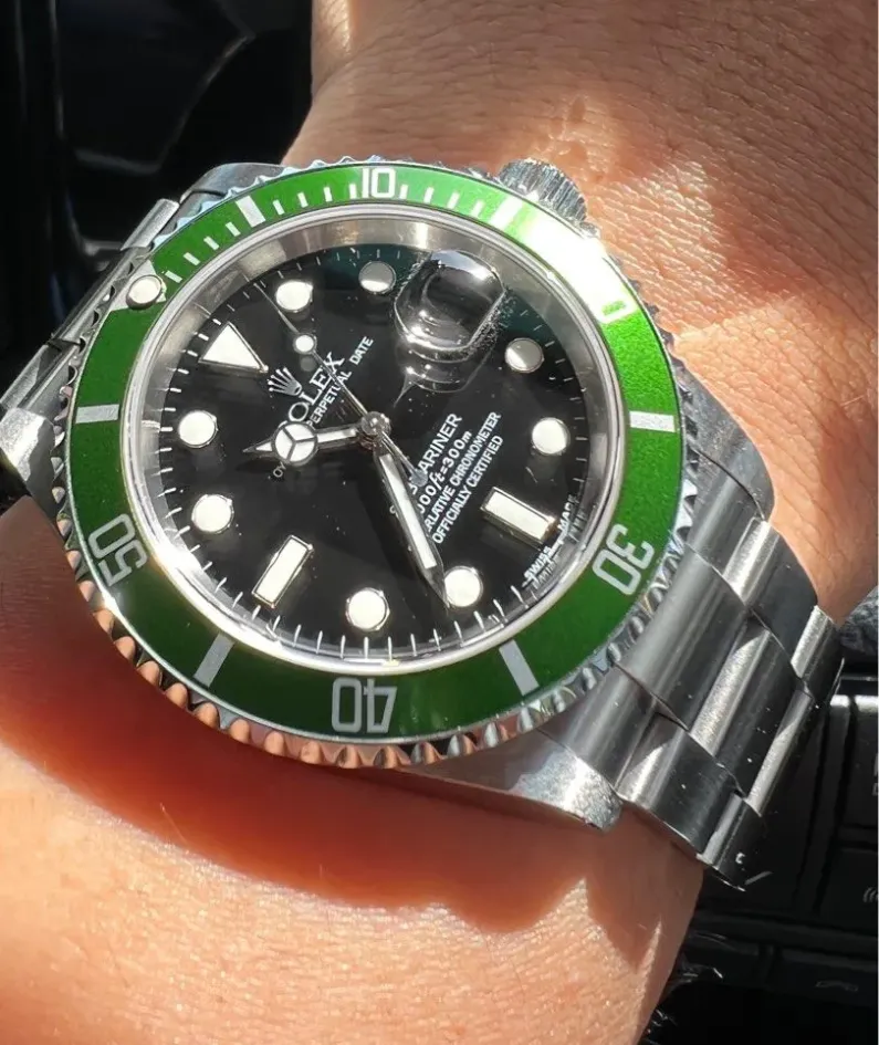 Rolex Submariner 16610LV-93250 black dial watch