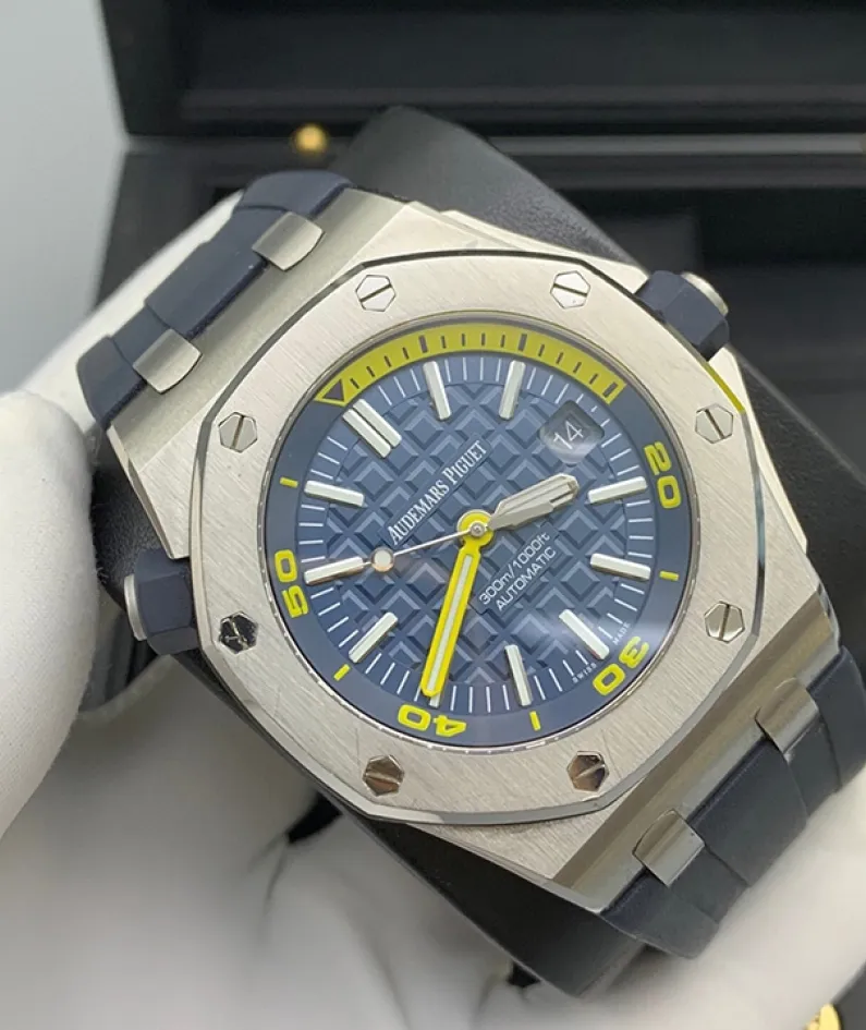 ROYAL OAK OFFSHORE DIVER SPECIAL EDITION Ref. 15710ST.OO.A027CA.01