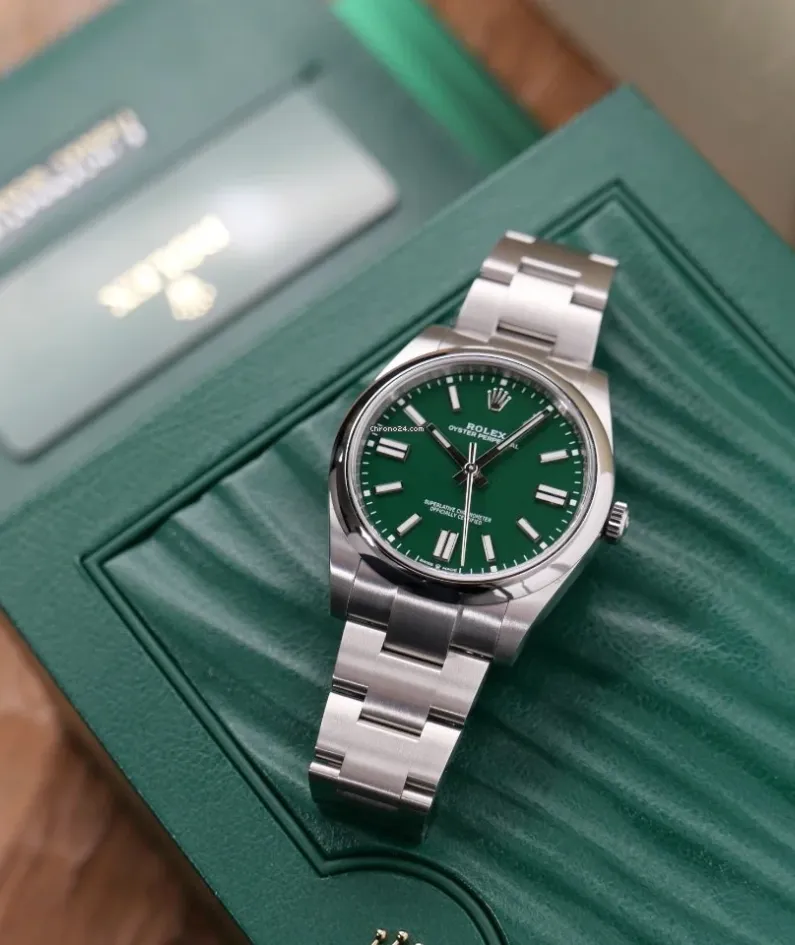 OYSTER PERPETUAL 124300 Series（green dial）
