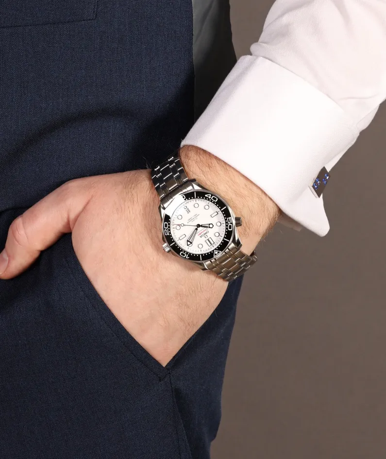 DIVER 300M CO‑AXIAL MASTER CHRONOMETER 42 MM-210.30.42.20.04.001