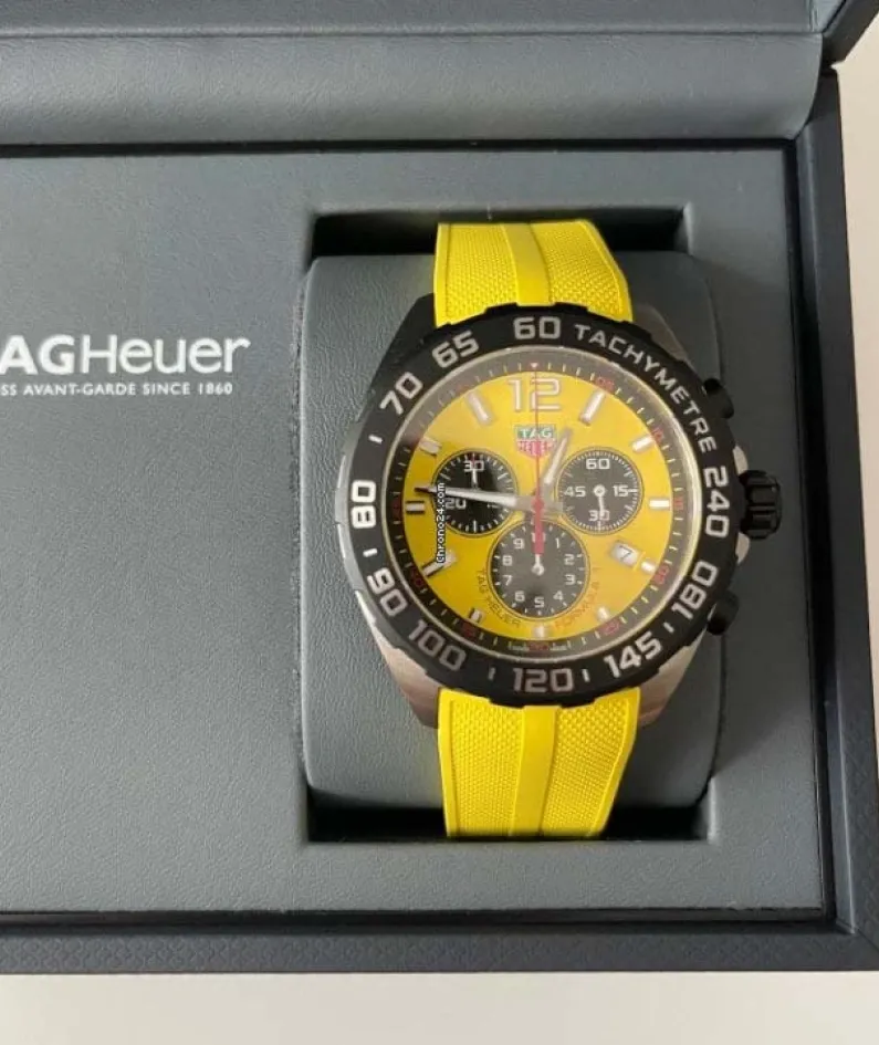 TAG HEUER FORMULA 1 Quartz Chronograph - Diameter 43 mm CAZ101AM.FT8054