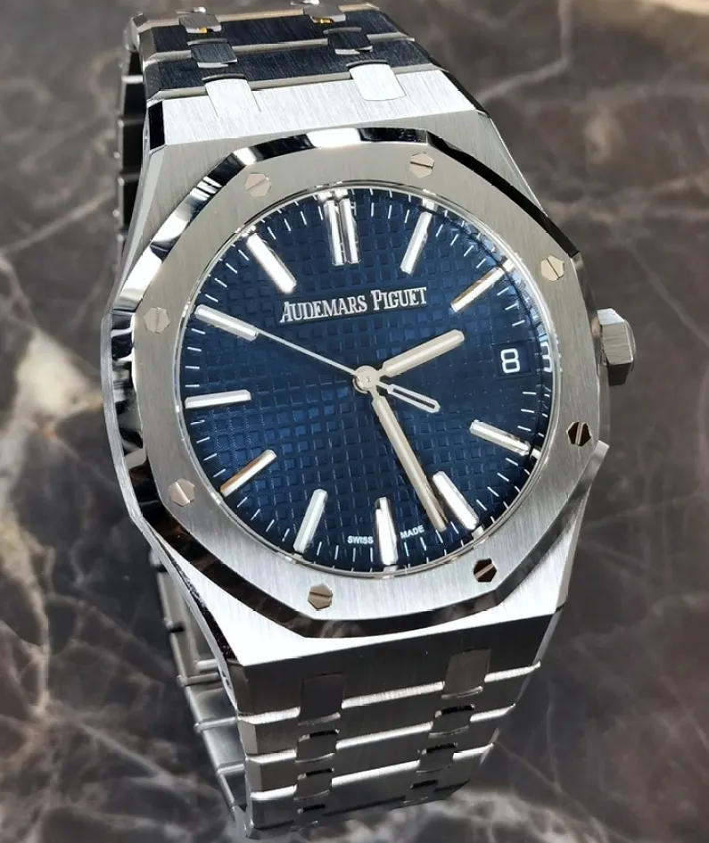 ROYAL OAK SERIES AUTOMATIC WINDING WATCH Ref. 15510ST.OO.1320ST.01