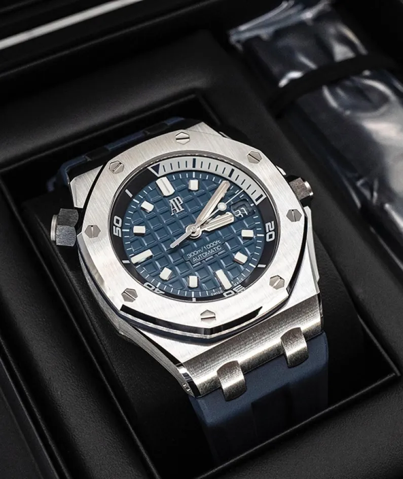 ROYAL OAK OFFSHORE DIVER Ref. 15720ST.OO.A027CA.01