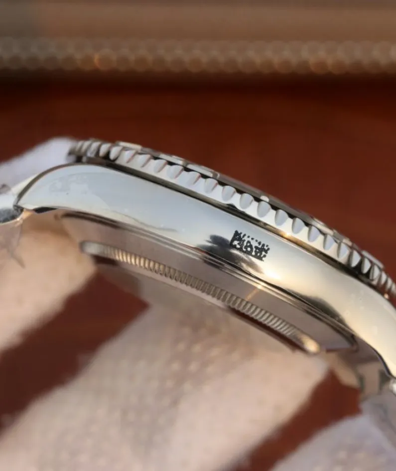 YACHT MASTER 1 PURE SILVER ( BLACK DIAL ) STAINLESS STEEL 40MM M126622