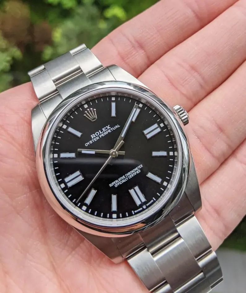 OYSTER PERPETUAL 124300 Series（Black dial）