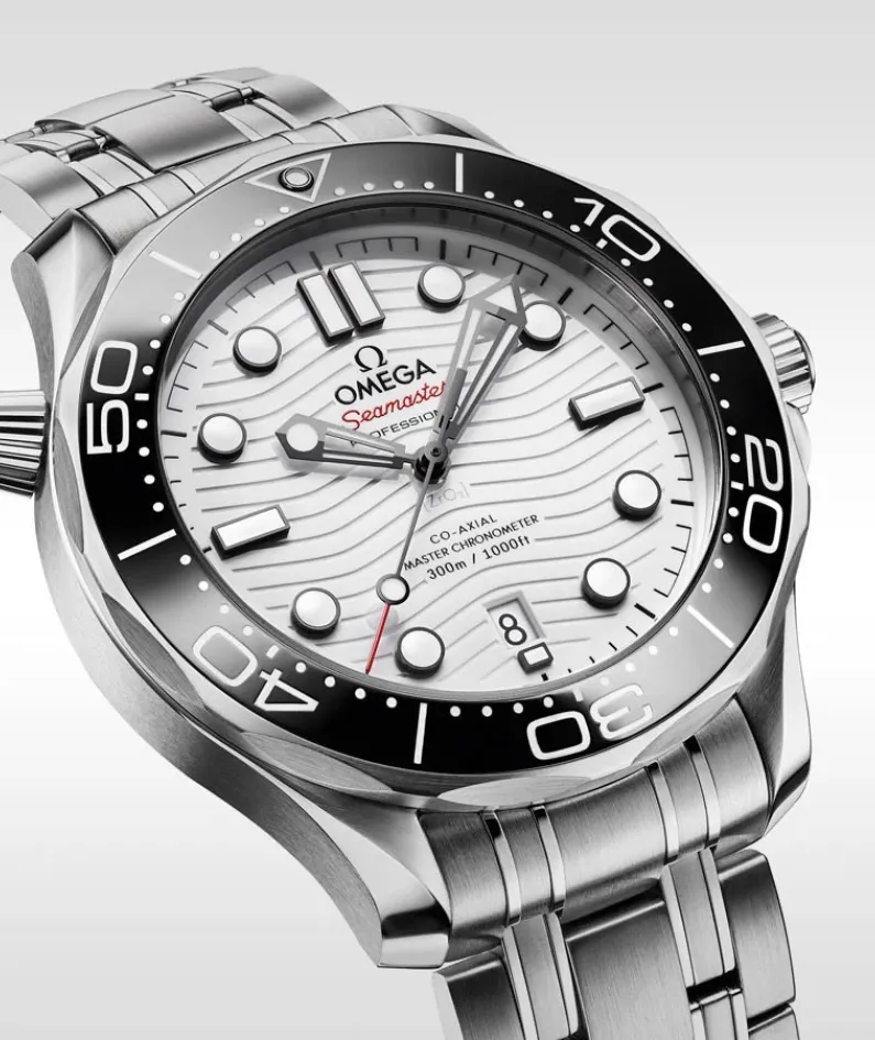 DIVER 300M CO‑AXIAL MASTER CHRONOMETER 42 MM-210.30.42.20.04.001