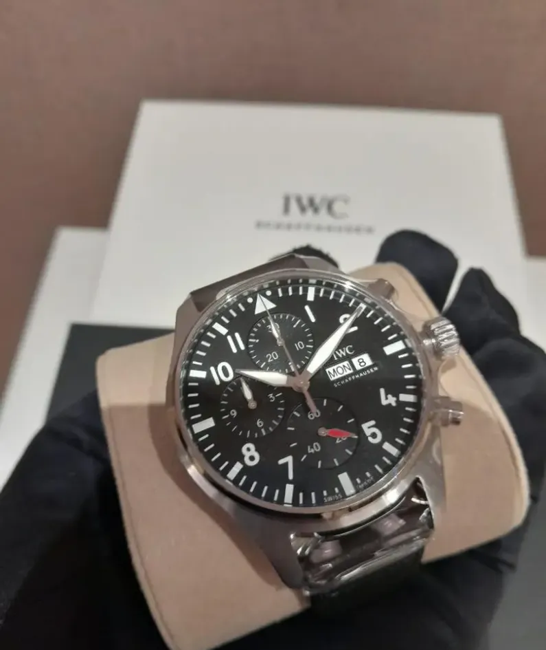 IWC pilot series IW378001 watch