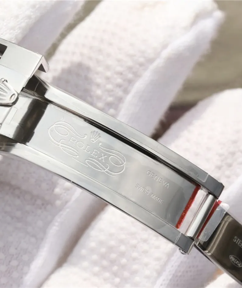 SUBMARINER SILVER BLUE / RED DIAMOND 40MM 116759 SAru-78209