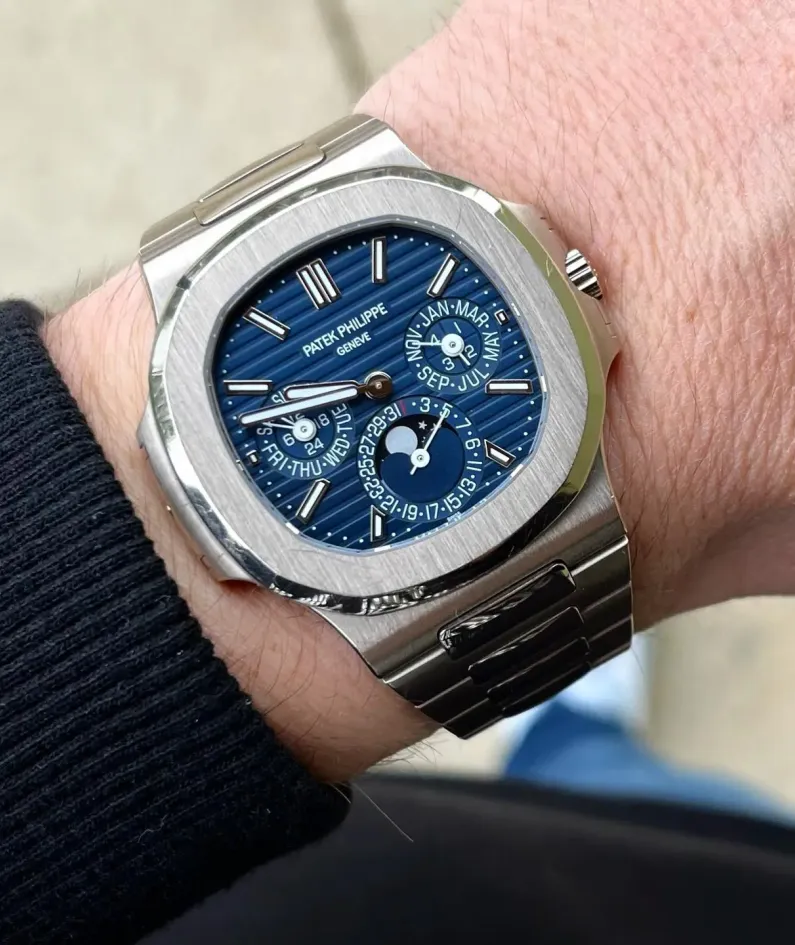 5740/1G - NAUTILUS