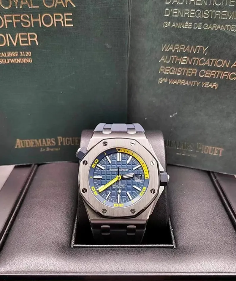 ROYAL OAK OFFSHORE DIVER SPECIAL EDITION Ref. 15710ST.OO.A027CA.01
