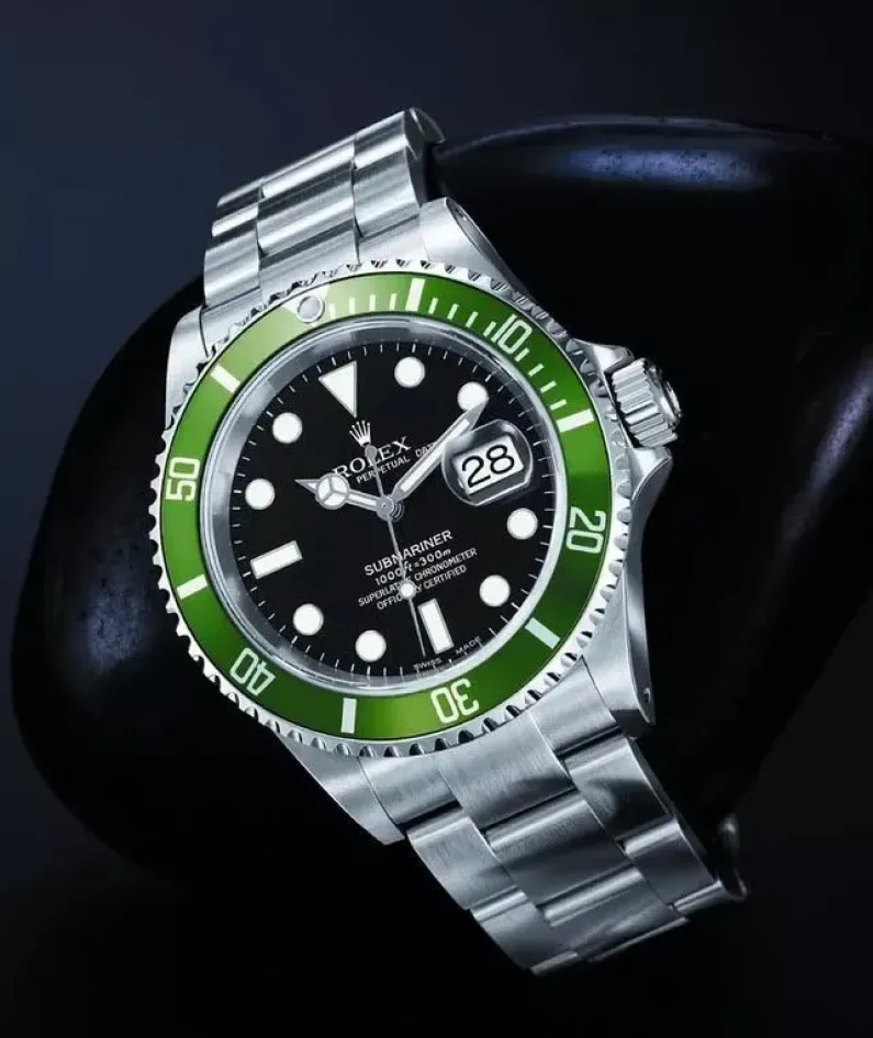 Rolex Submariner 16610LV-93250 black dial watch