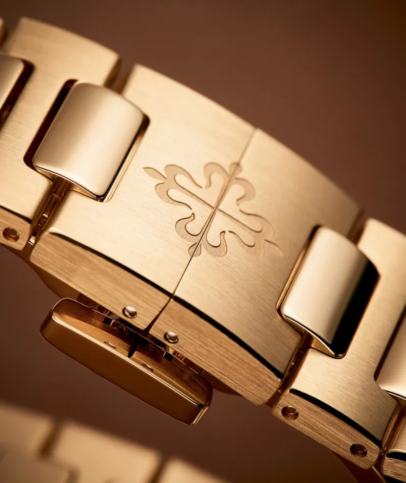 Patek Philippe 7118/1R - NAUTILUS