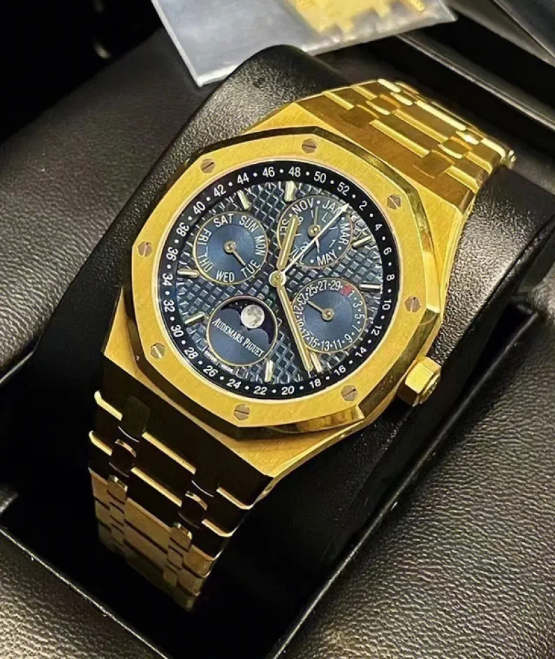 Royal Oak Perpetual Calendar 26574BA.OO.1220BA.01