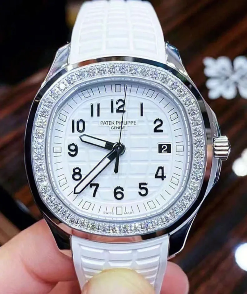 5267/200A-Patek Philippe AQUANAUT
