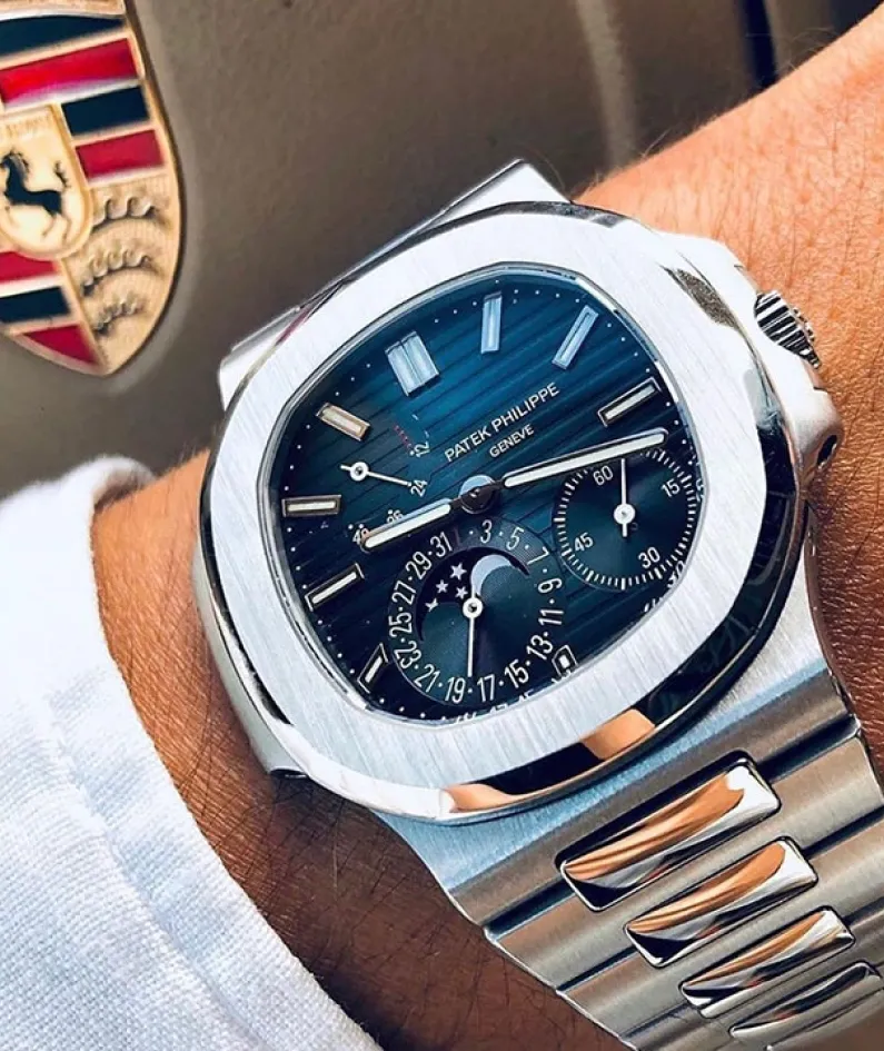 5712/1A PATEK PHILIPPE- NAUTILUS
