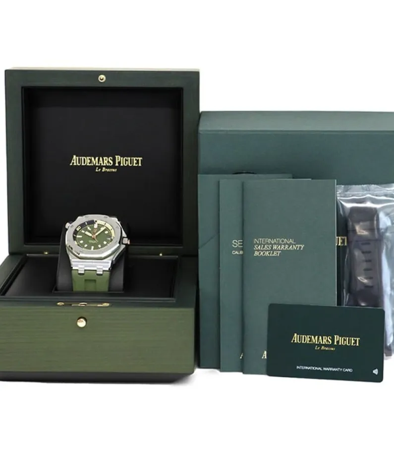 Royal Oak Offshore Diver's Watch Ref. 15720ST(AAAAA Version) Royal Oak Offshore Diver's Watch Ref. 15720ST(AAAAA Version)