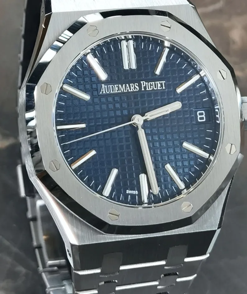 ROYAL OAK SERIES AUTOMATIC WINDING WATCH Ref. 15510ST.OO.1320ST.01