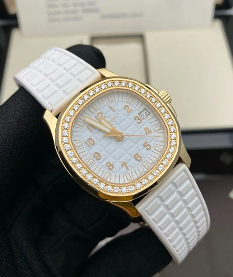 5068R-010-Patek Philippe AQUANAUT-women