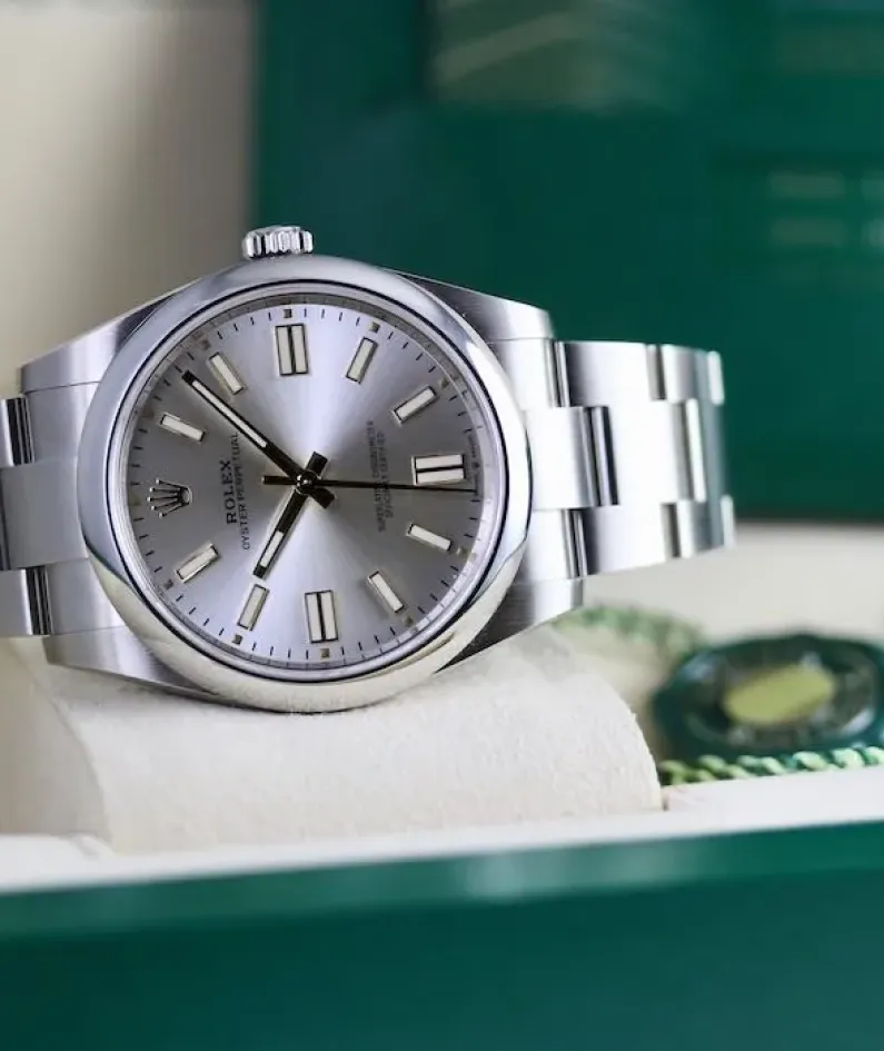 OYSTER PERPETUAL 124300 Series(Champagne gold)