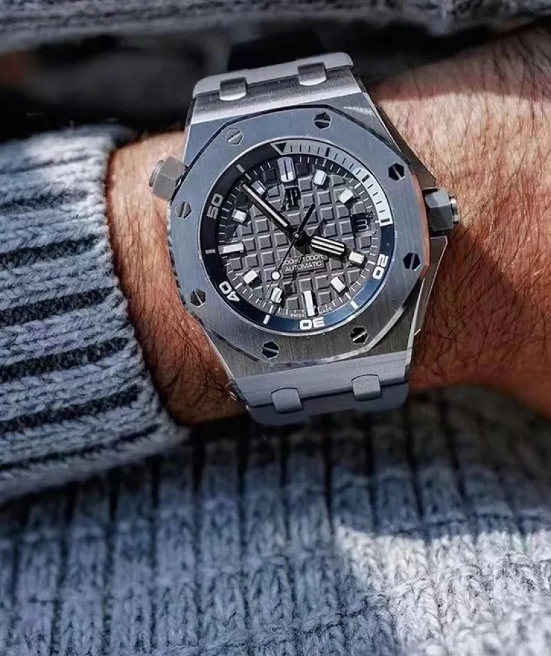 ROYAL OAK OFFSHORE DIVER Ref. 15720ST.OO.A009CA.01