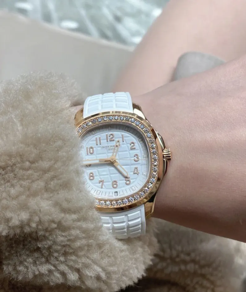 5269/200R-001-Patek Philippe AQUANAUT-women