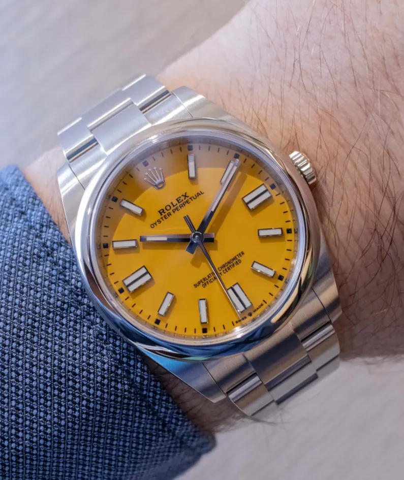 OYSTER PERPETUAL 124300 Series（Yellow）