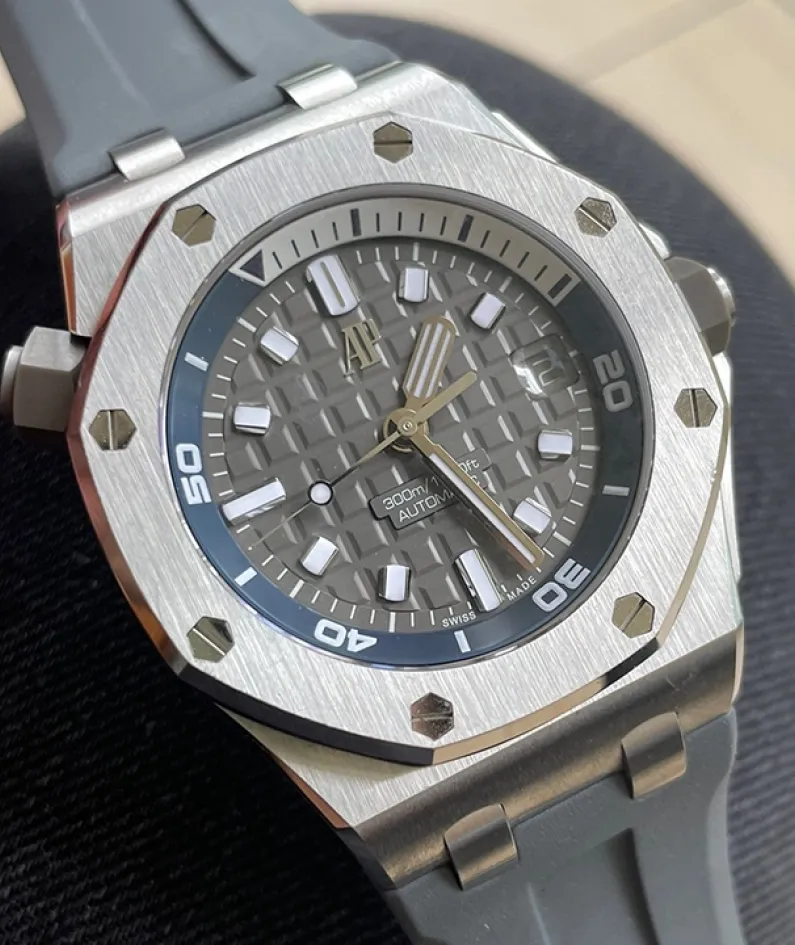 ROYAL OAK OFFSHORE DIVER Ref. 15720ST.OO.A009CA.01